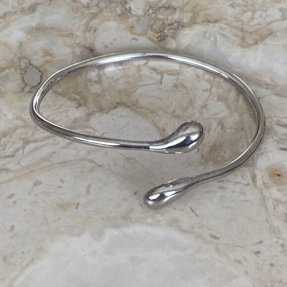 924 Sterling Silver Solid Teardrop Bypass Bracelet - Picture 1 of 6